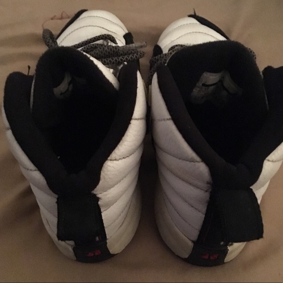 Boys Jordan’s - Picture 2 of 3